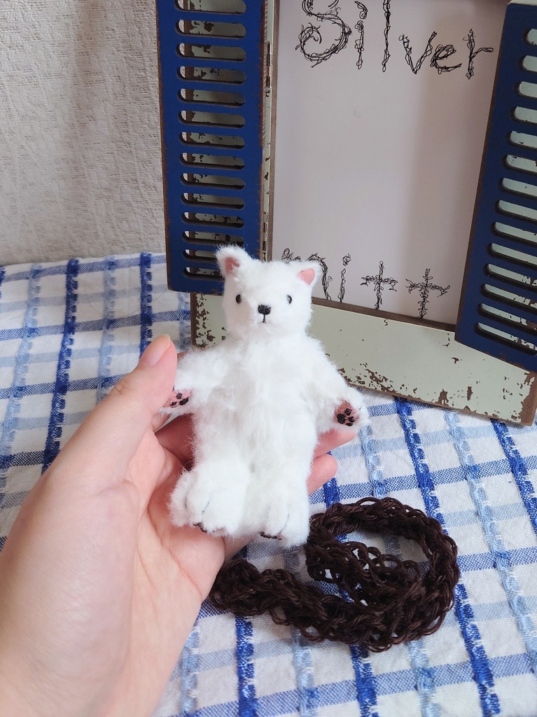 【おうちが決まりました】一点物の小さめテディベア