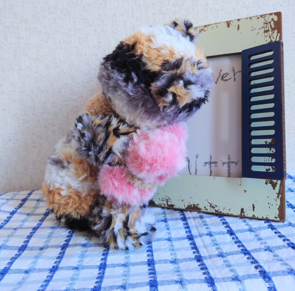 【おうちが決まりました】【一点物】お人形を持ったあみぐるみのクマさん