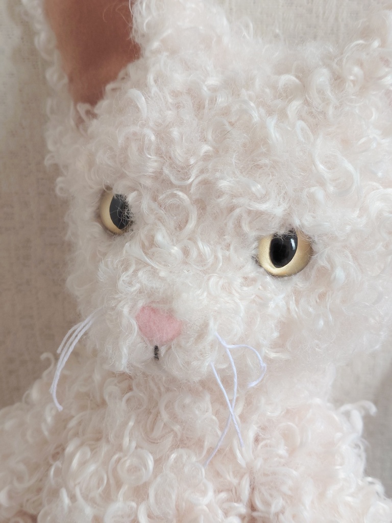 【一点物】デボンレックスのぬいぐるみ