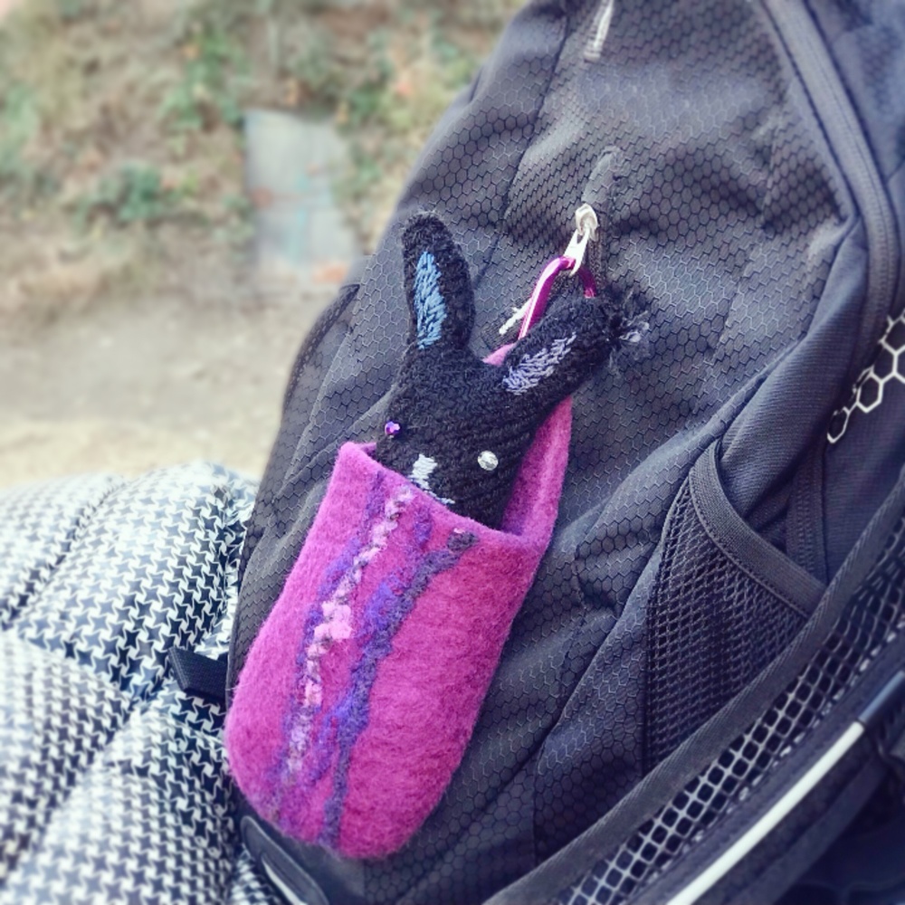 てるてるウサギの影<スミレ色の寝袋>