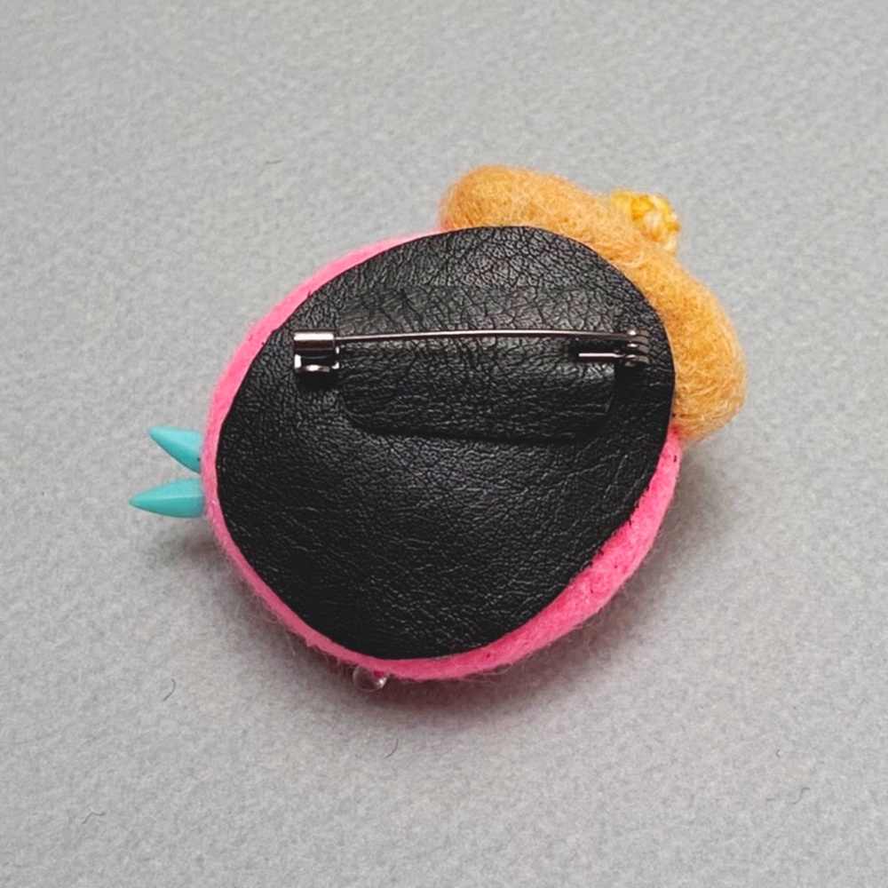 ベレーのヒヨコ<ミツメルブローチ>