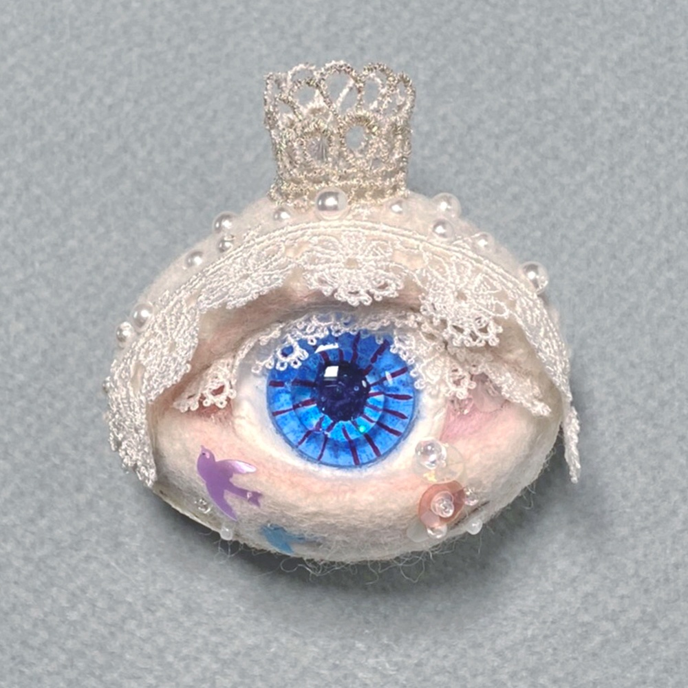 ティアラとレース<ミツメルブローチ>