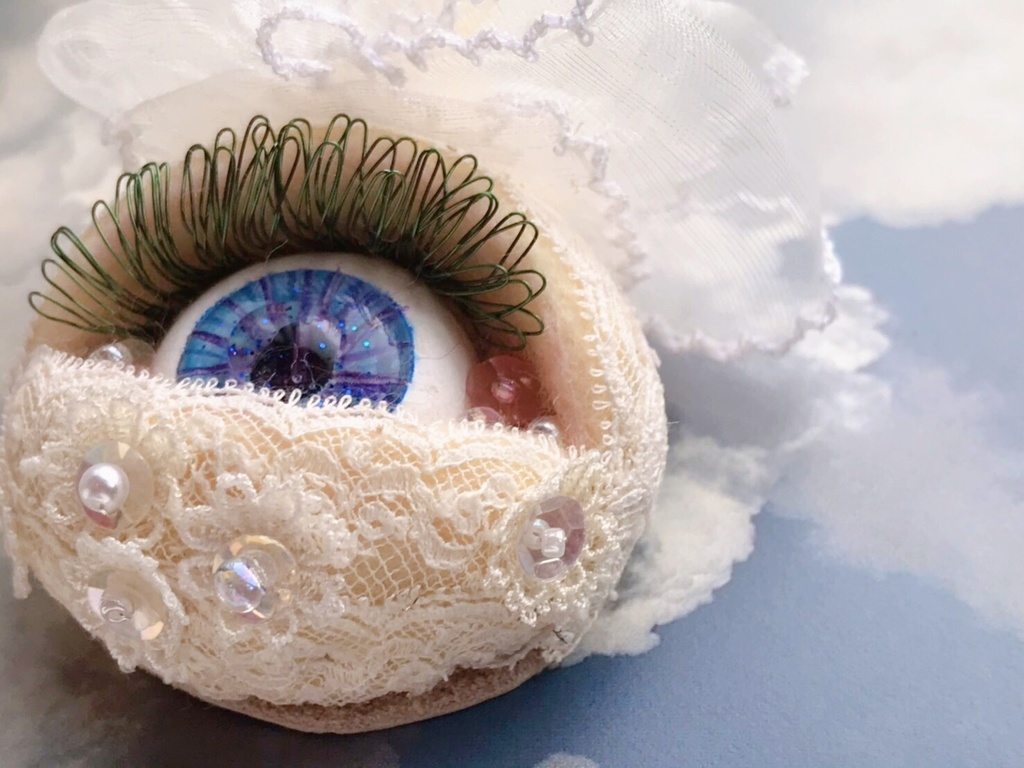 レースとリボン<ミツメルブローチ>