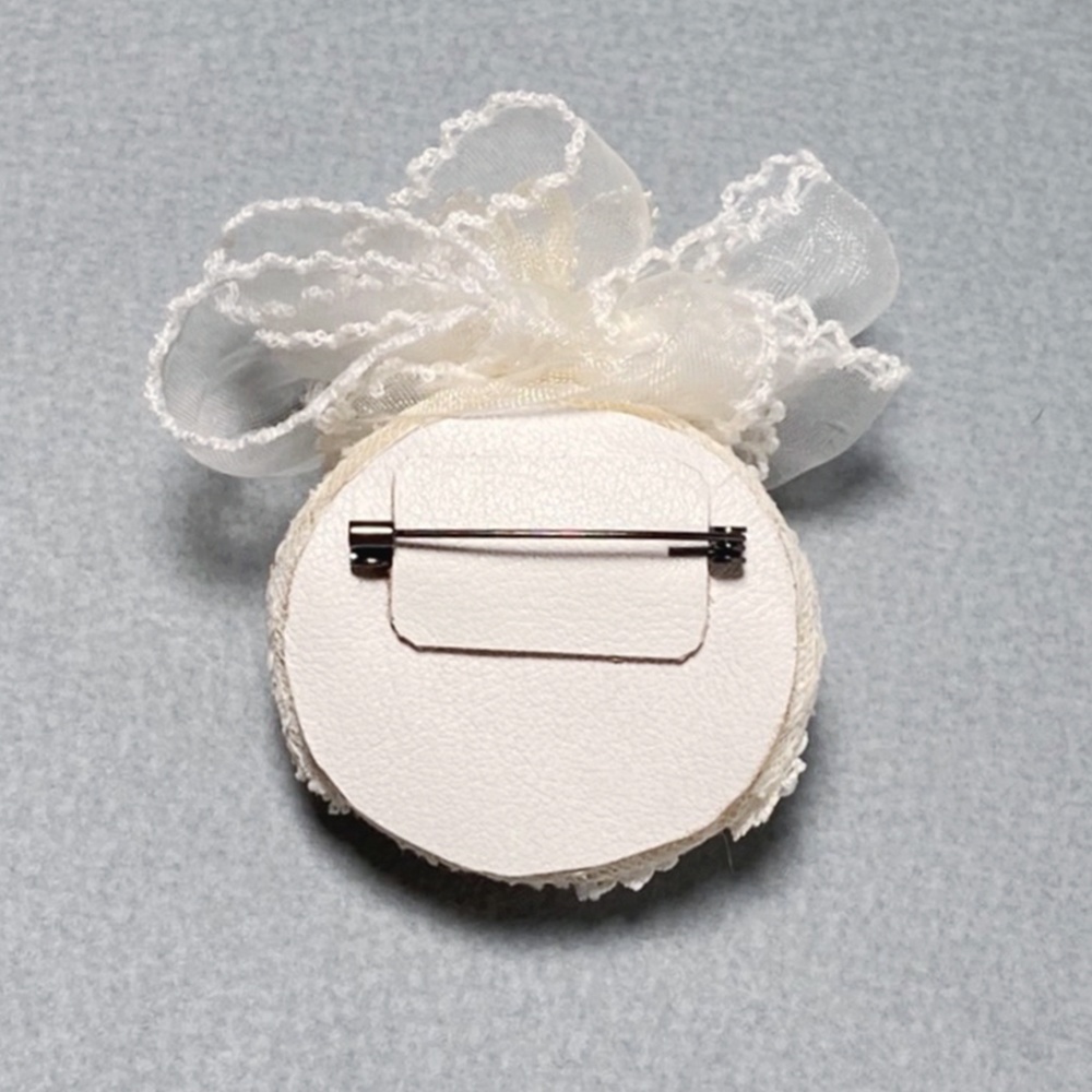 レースとリボン<ミツメルブローチ>