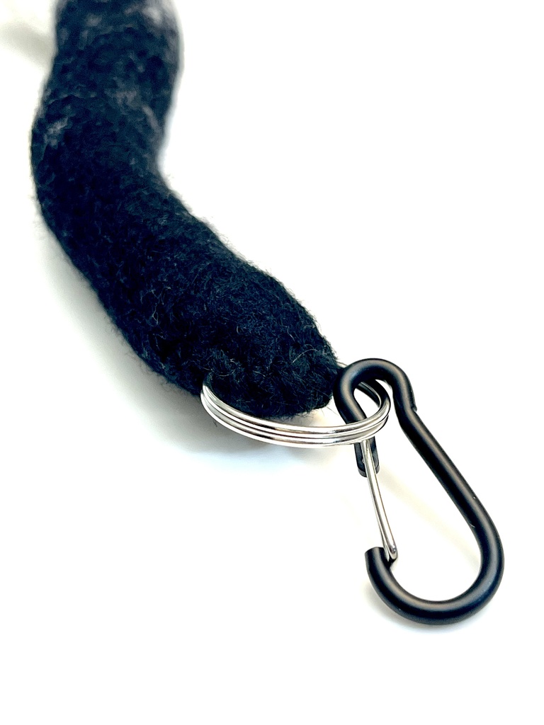 猫のしっぽストラップ (黒白A)