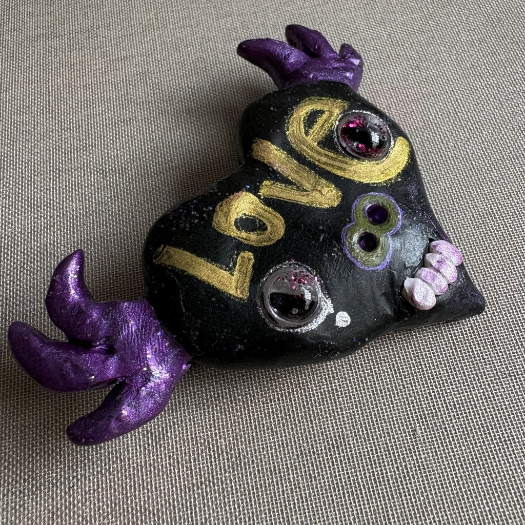 『ケッキョクLOVEやん』シリーズ 飛ぶハート•パープルのはね