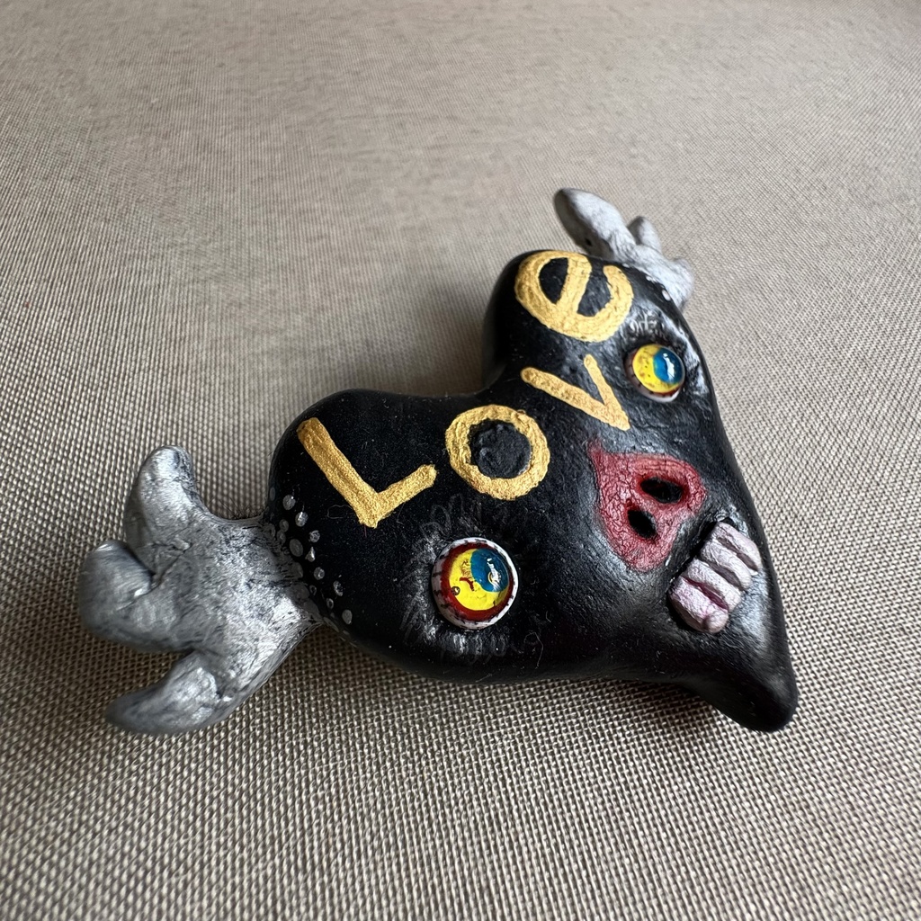 『ケッキョクLOVEやん』シリーズ 飛ぶハート•アカハナ