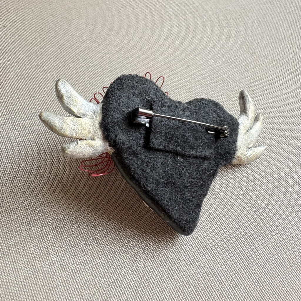 『ケッキョクLOVEやん』シリーズ 飛ぶハート•赤マツゲ