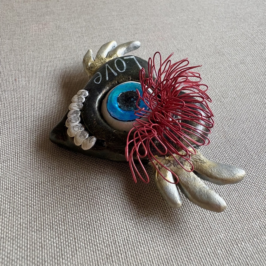 『ケッキョクLOVEやん』シリーズ 飛ぶハート•赤マツゲ