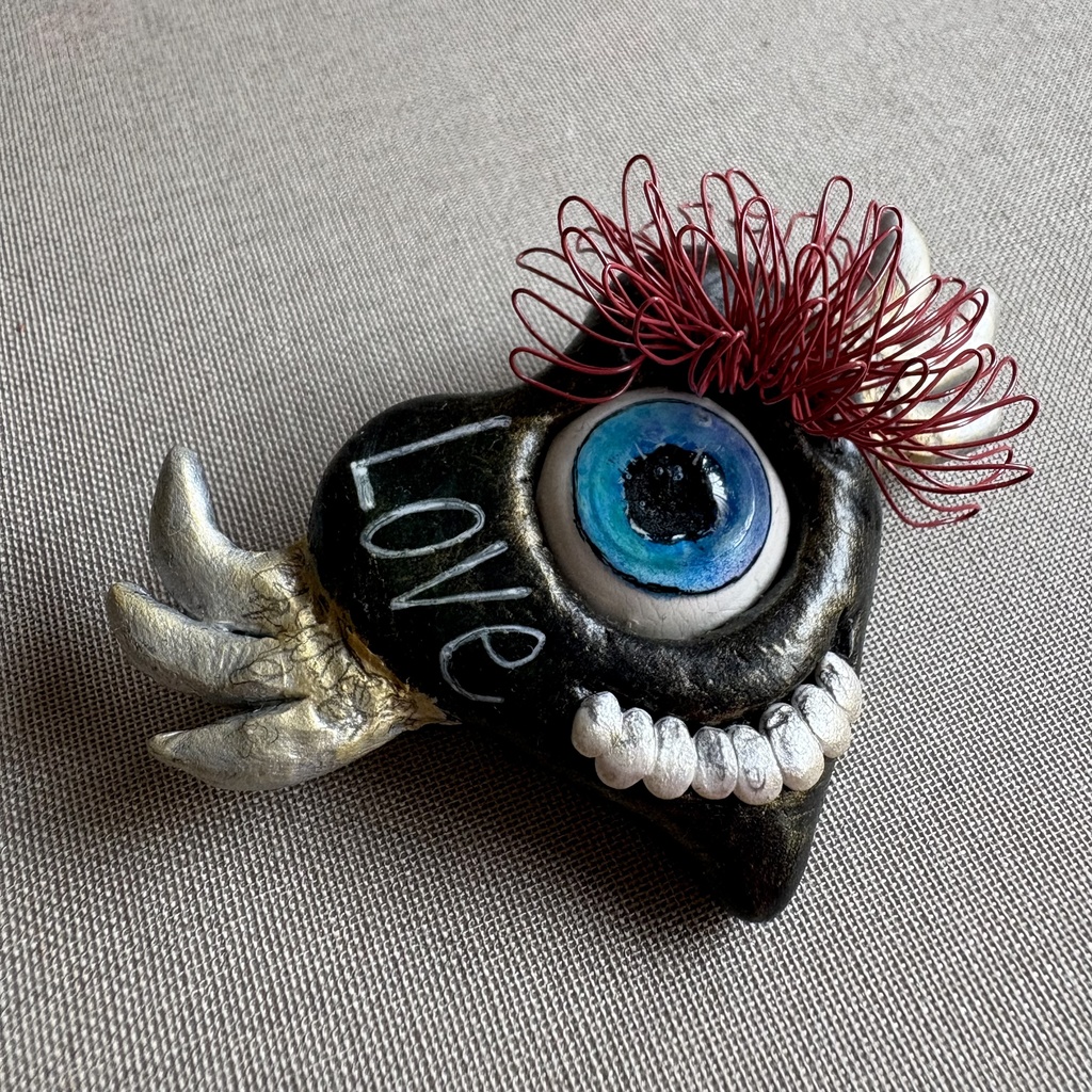 『ケッキョクLOVEやん』シリーズ 飛ぶハート•赤マツゲ