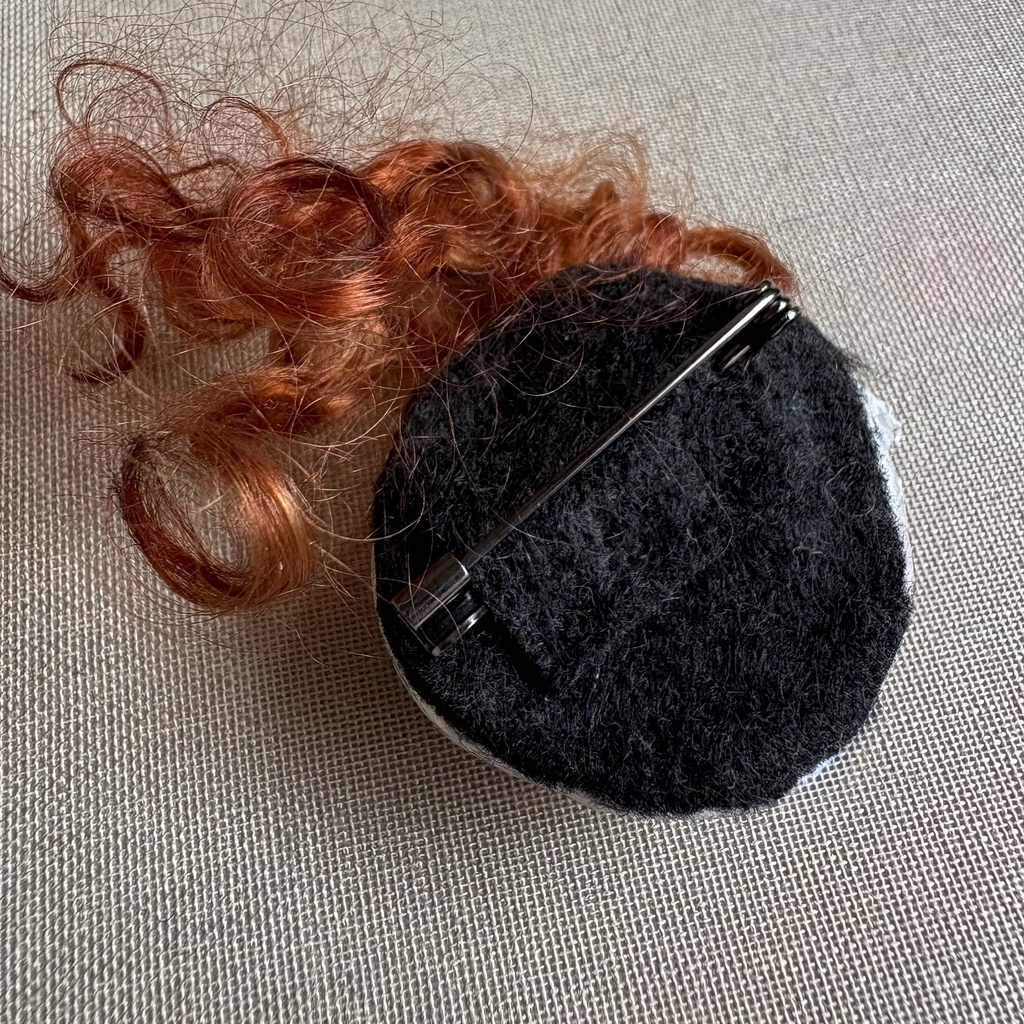 『『ケッキョクLOVEやん』シリーズ』 ガイコツブローチ•ウェーブ