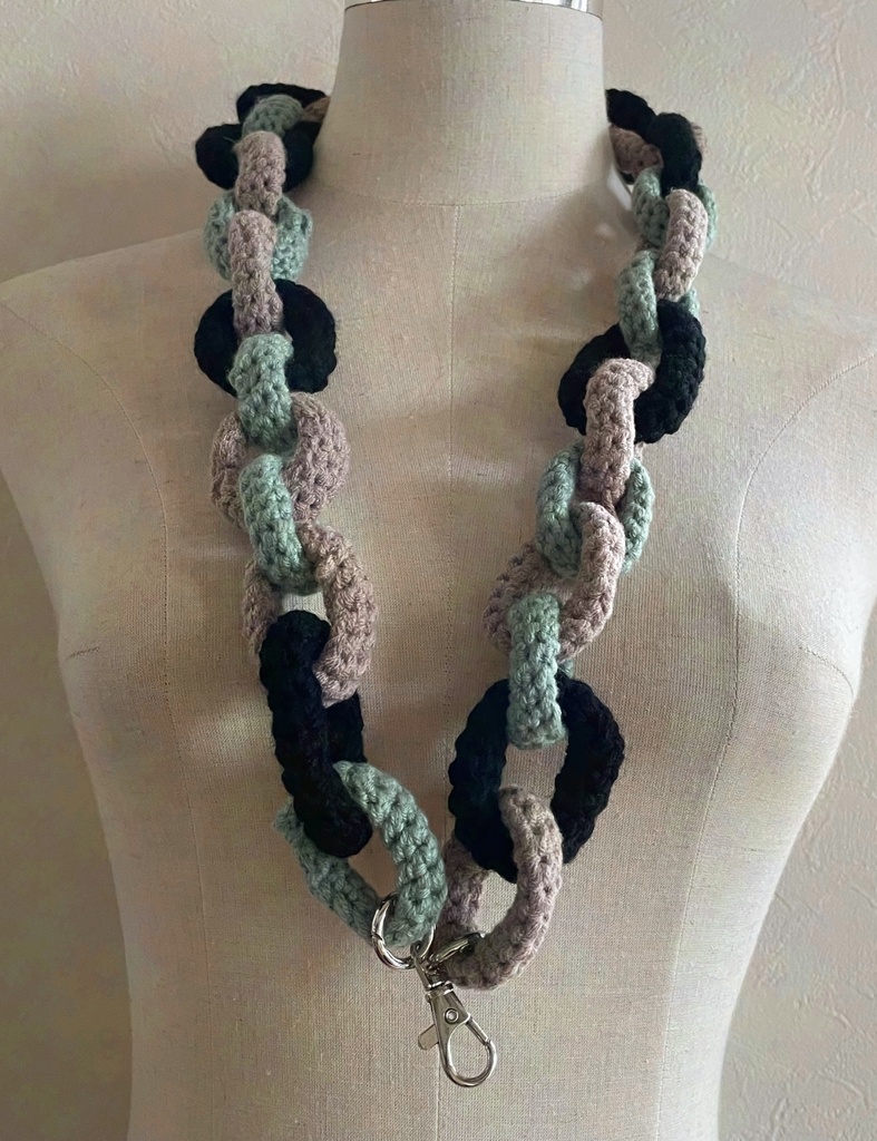 雑伊イメージニットストラップ