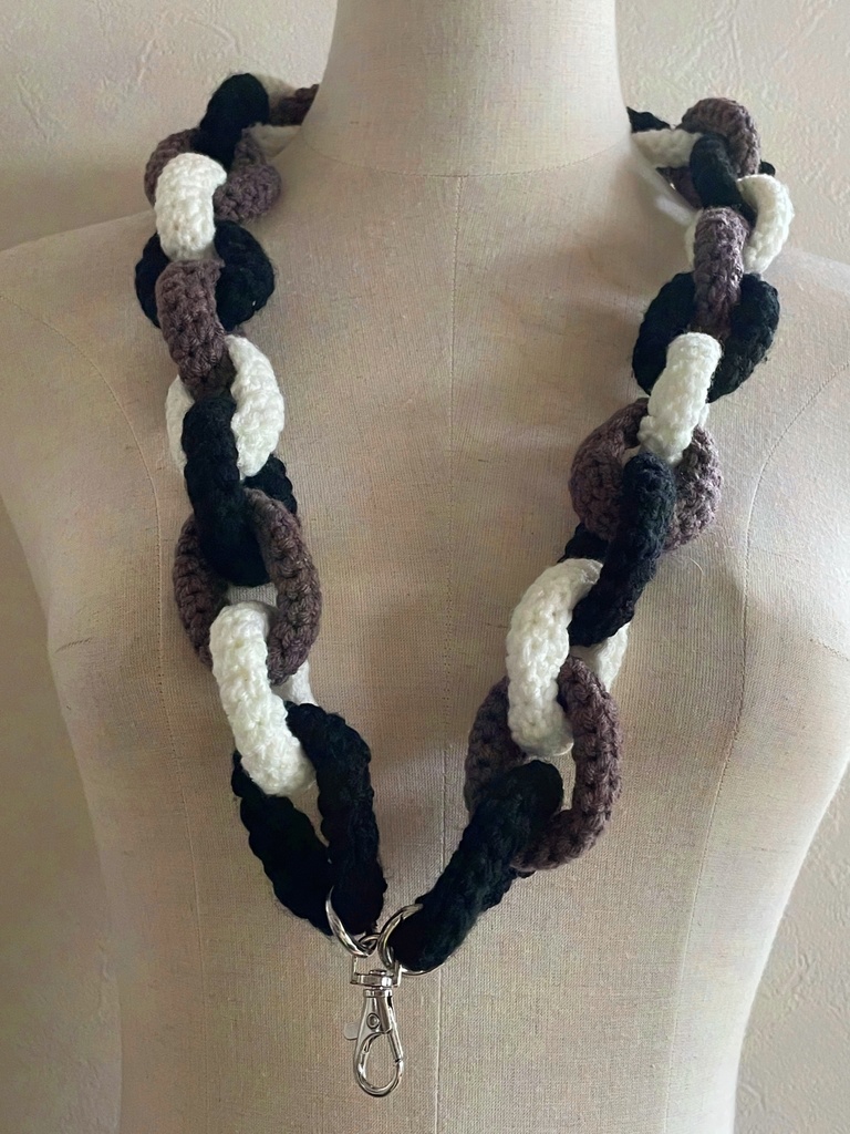 雑伊イメージニットストラップ