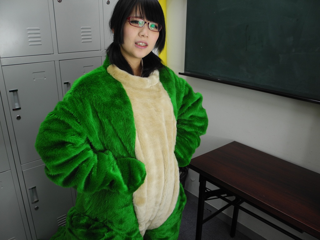01 Kigurumi=Back_Stage_Dinosaur