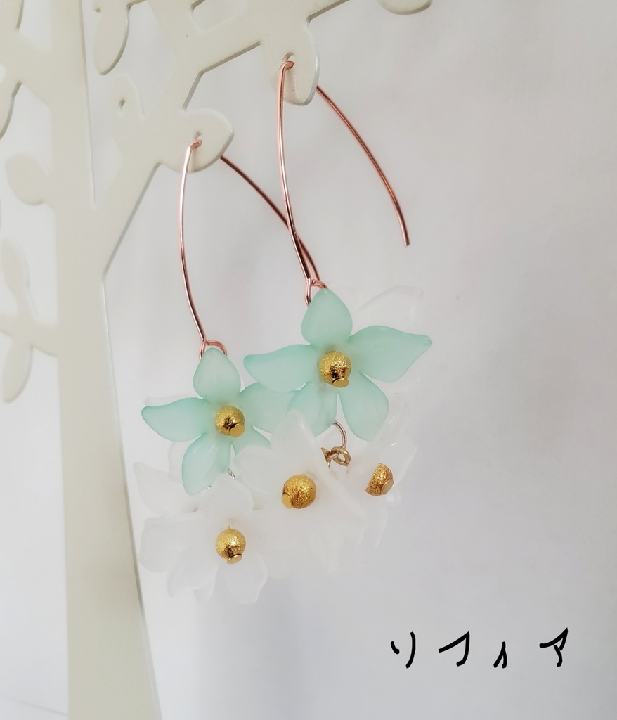 乙女ゲームの破滅フラグでしかない悪役令嬢に転生してしまった…イメージフラワーピアス