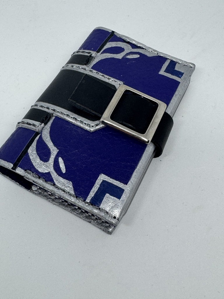 長尾景  魔導書型カードケース