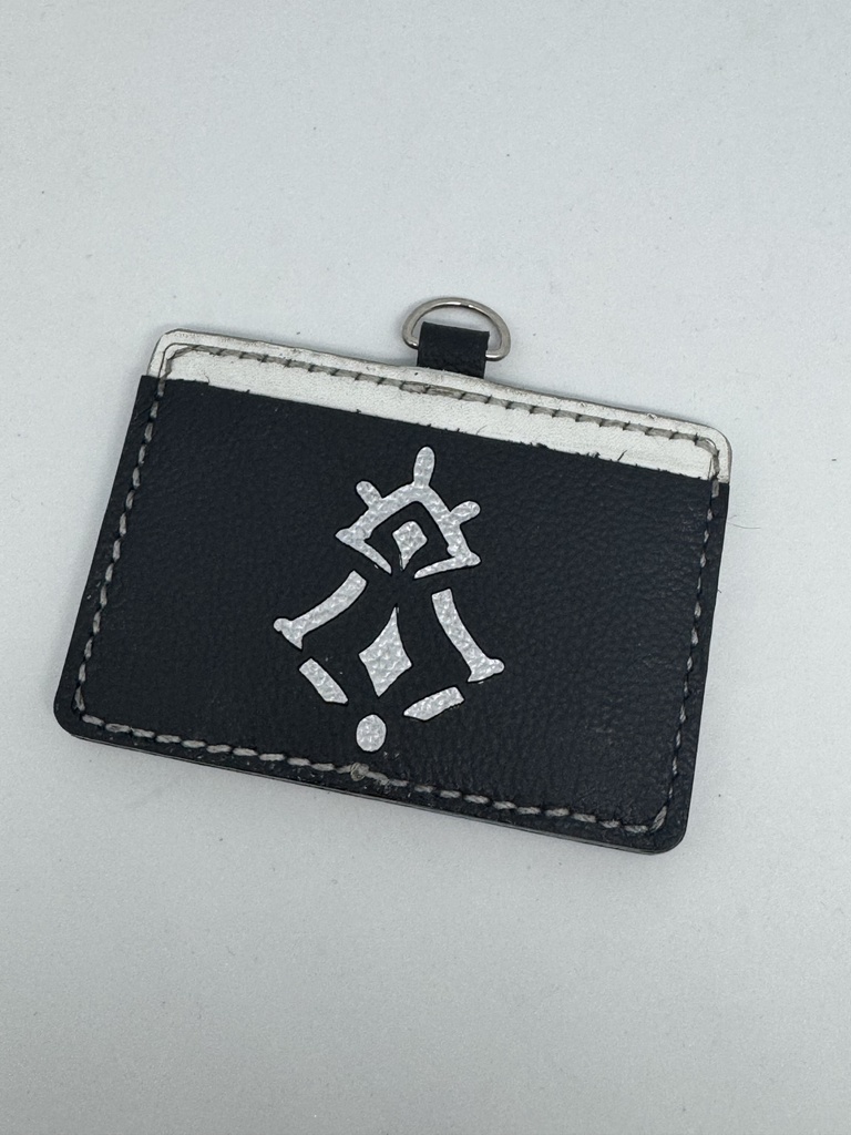 でびでびでびる　モチーフパスケース