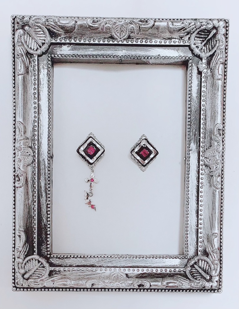 ツイステッドワンダーランド リリアイメージピアス