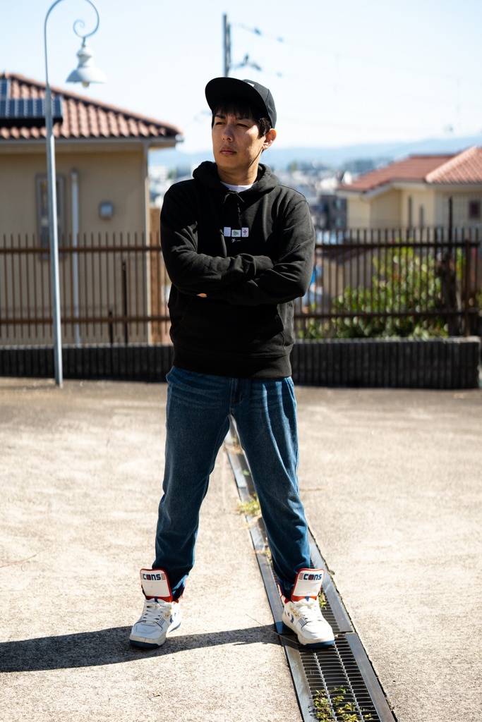 チー 刺繍プルオーバーパーカ(BK・受注生産/納期14日前後)