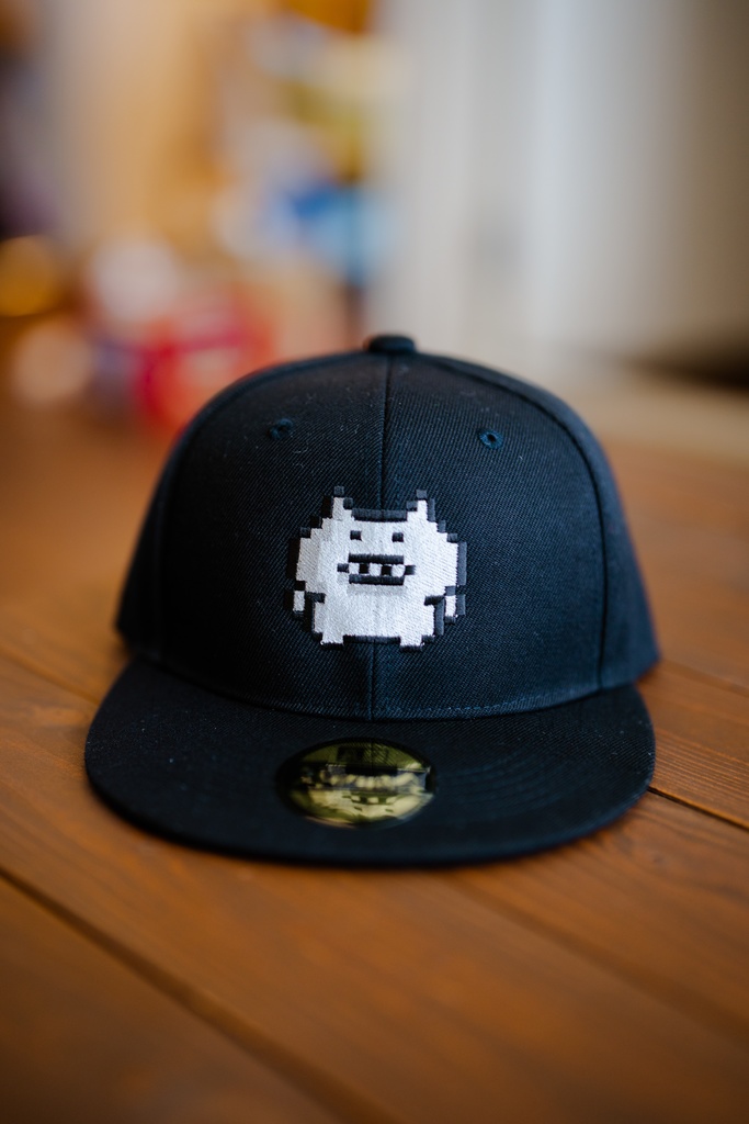 8bit/マーク　スナップバック刺繍キャップ（BK・受注生産/納期7-10日）