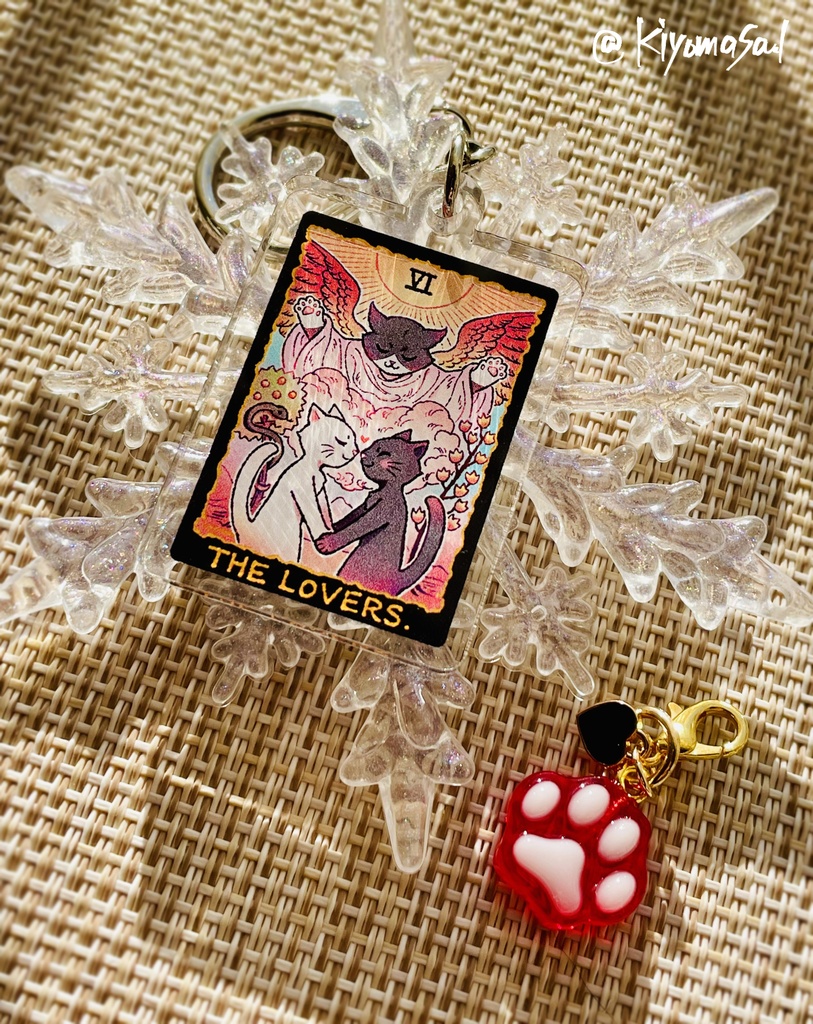 【猫のタロットシリーズ vol.5】アクリルキーホルダー「恋人」(※肉球付き)
