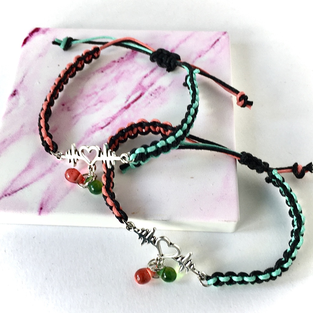 【おそチョロ概念】編み上げブレスレット