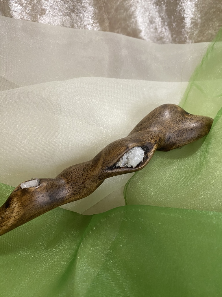 魔法の杖『晶洞の杖』