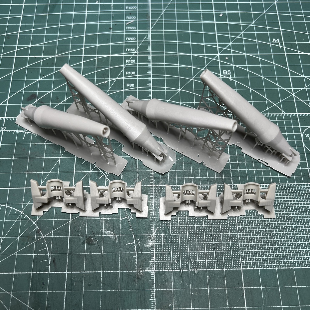 人型重機　試作飛行ユニット 01（A：未加工本体と簡易マウント）