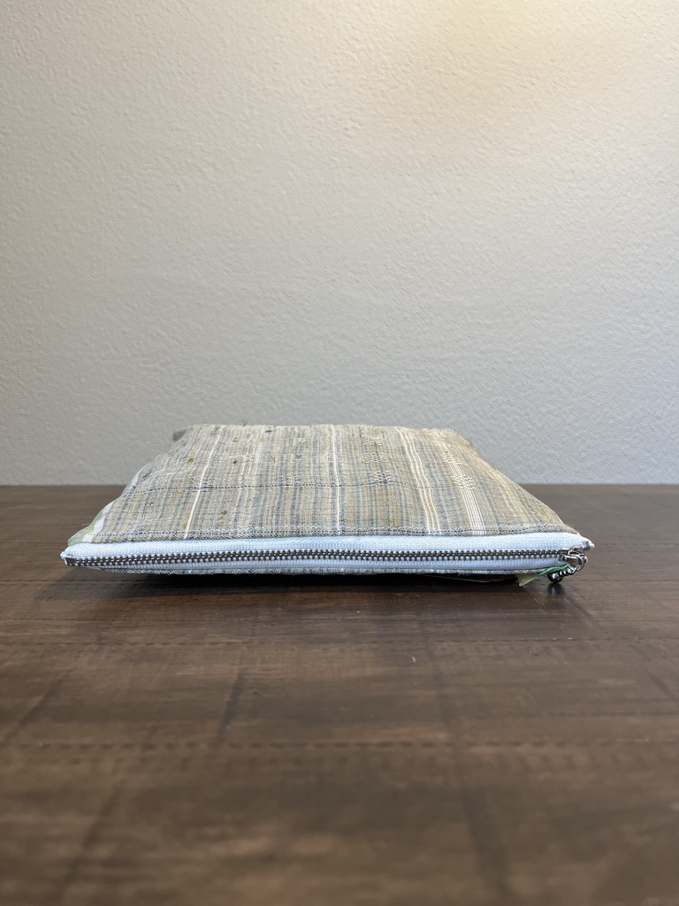 ひらたい麻ポーチ