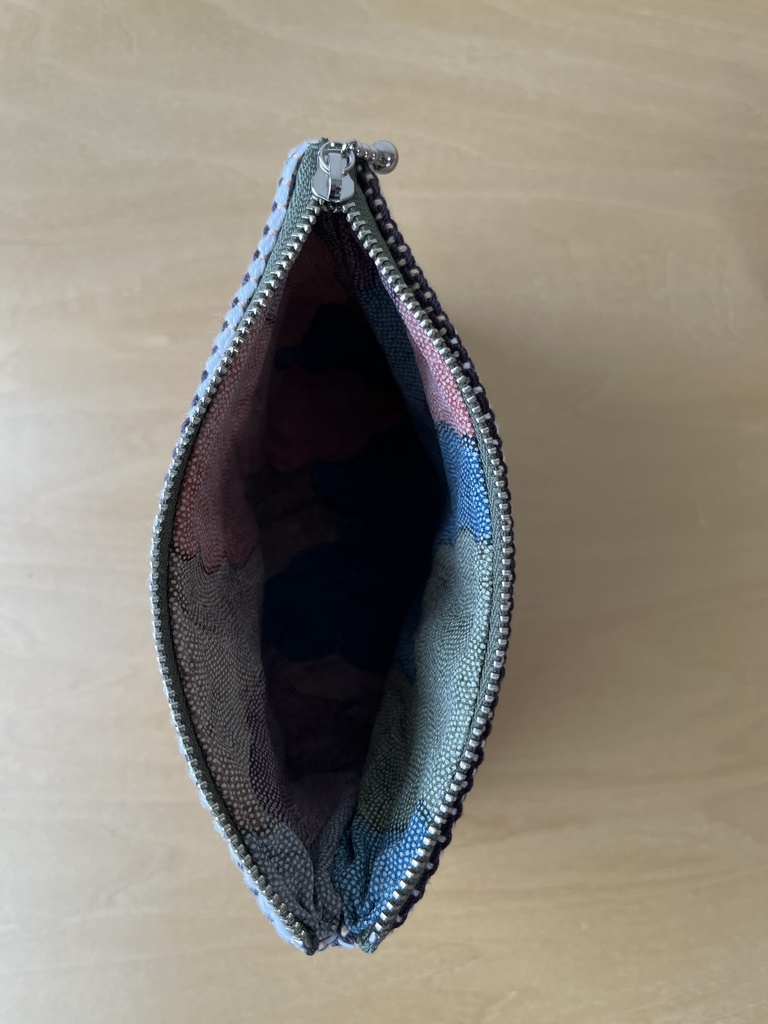 モノクロポーチ