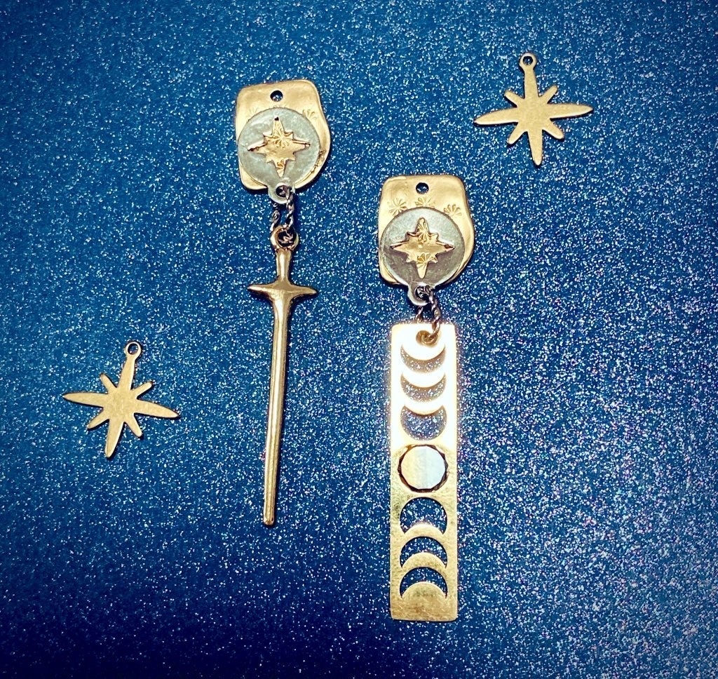 金属アレルギー対応☆トライデントピアス - アクセサリー