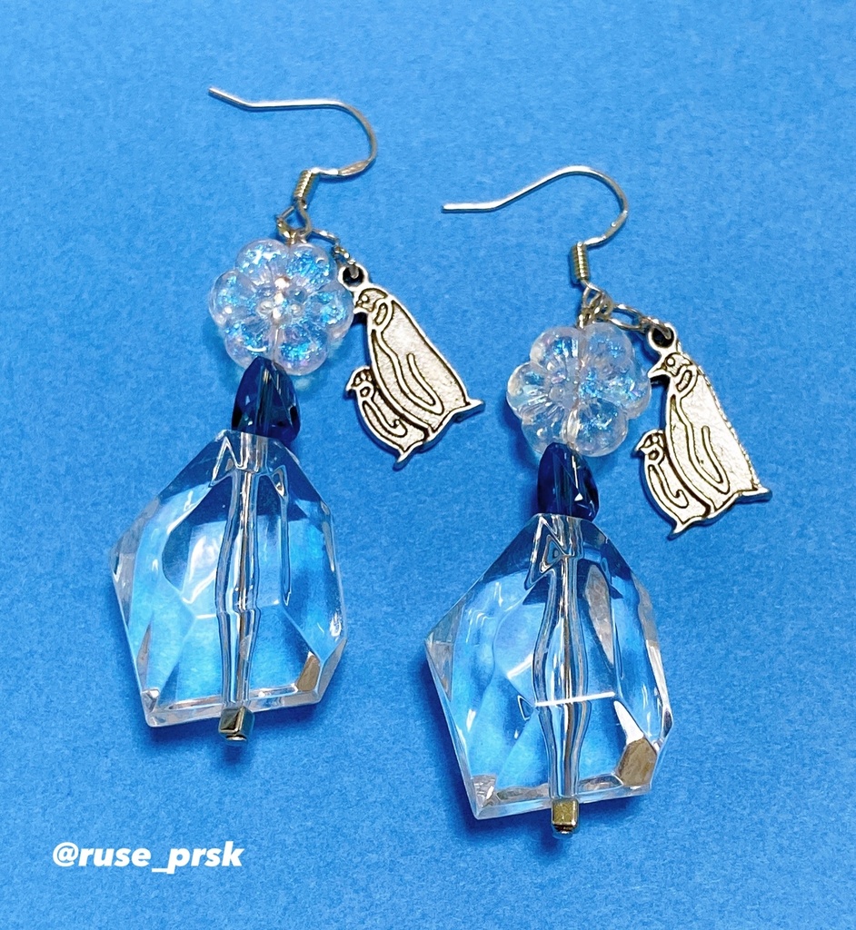 【SALE】プロセカ　桐谷遥イメージ　流氷に乗った親子ペンギンのピアス/イヤリング