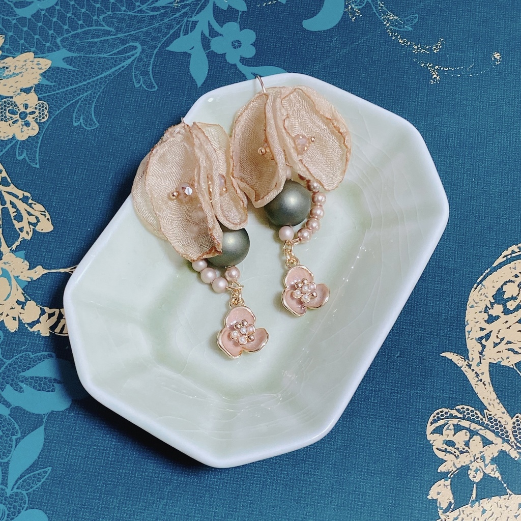 プロセカ 秋宵深まる黄昏時に〜モダンガール〜 イメージアクセサリー(ピアス・イヤリング)