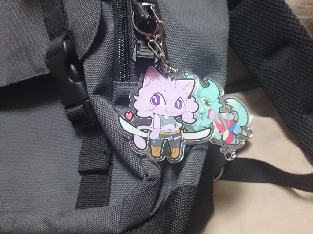 【Smiles Awey】 アクリルキーホルダー「ピナ」