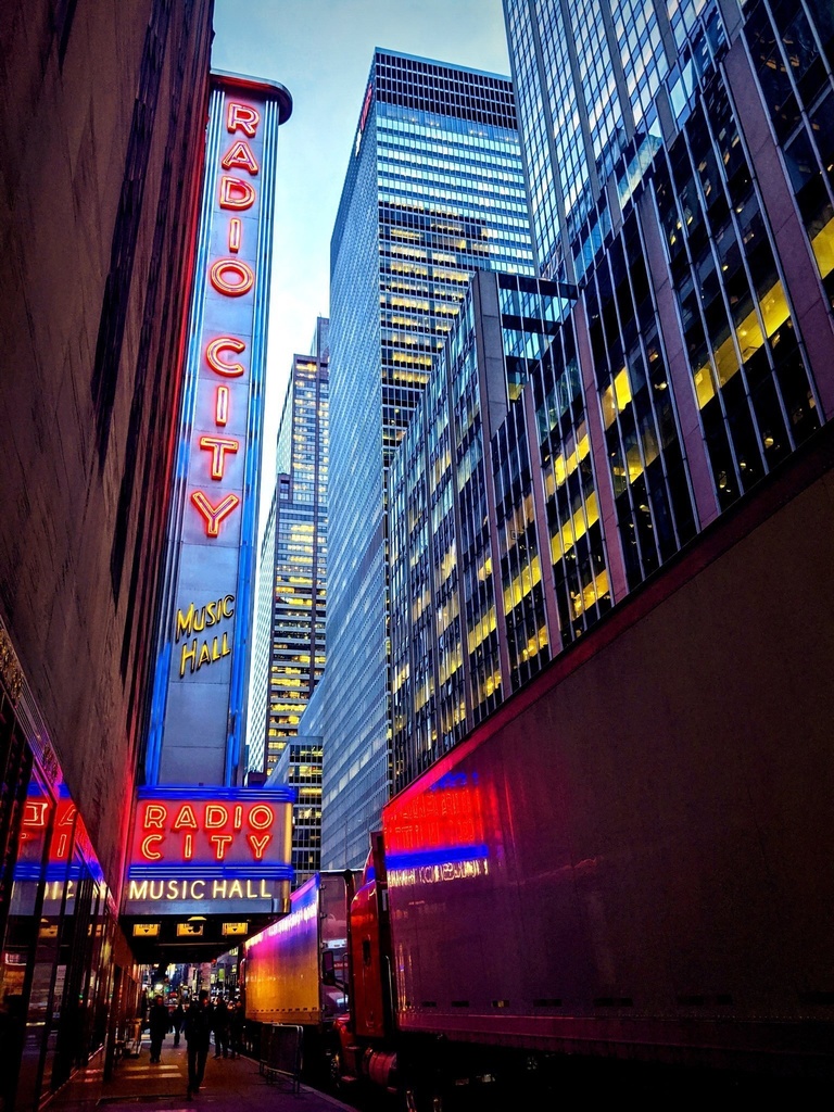 <グッズ付き限定版> NYC写真集 A-LIVE