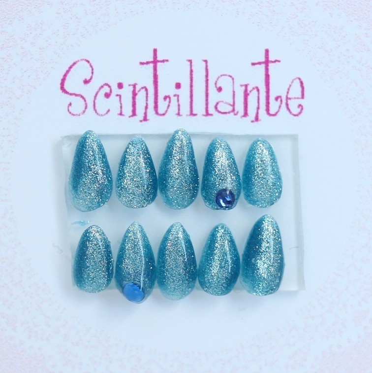 【Mサイズ】ブルーマグネットネイルチップ