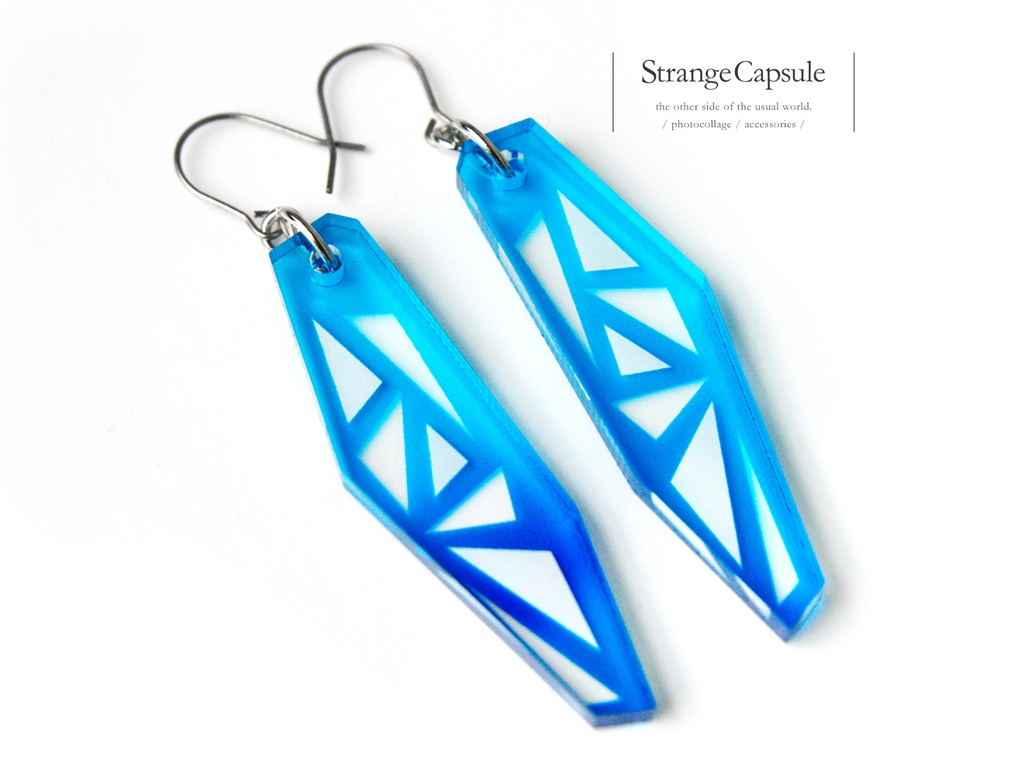 【stained glass/blue】ピアス・イヤリング│アクリルアクセサリー│││ユニーク│クリア│個性的│かっこいい