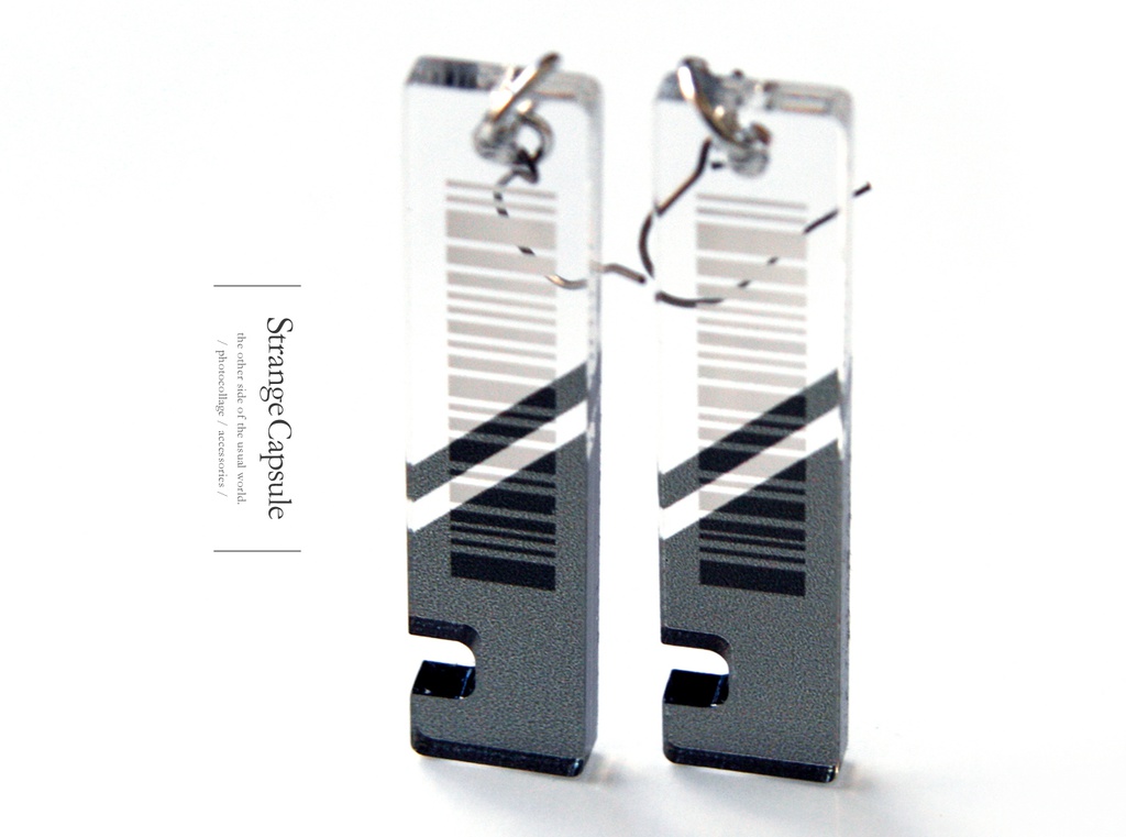 【未来チケット/black】ピアス・イヤリング│アクリルアクセサリー│││ユニーク│エモ│ストリート│個性的│かっこいい