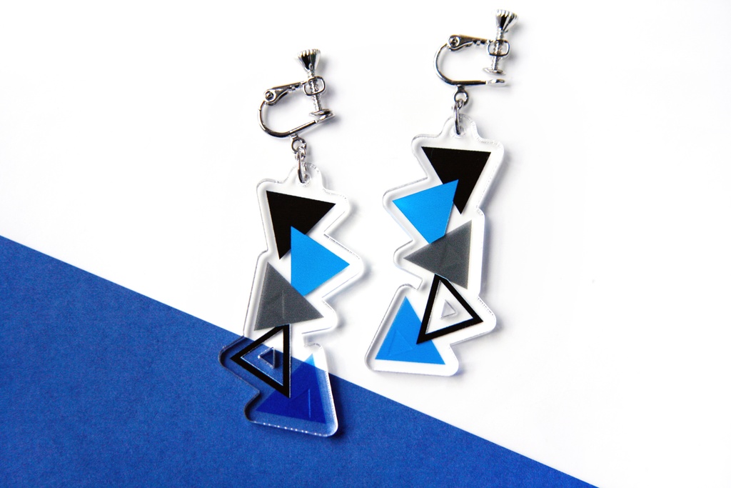 【ランダムトライアングル/blue】ピアス・イヤリング│アクリルアクセサリー│││ユニーク│個性的│カッコイイ│メンズ