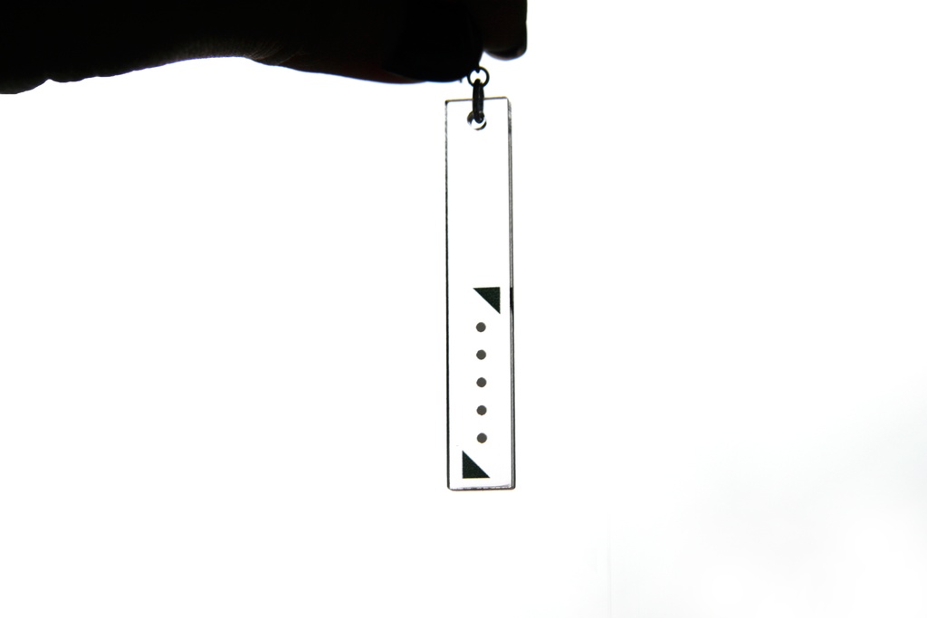 【サイレンス】ピアス・イヤリング│アクリルアクセサリー│ユニーク│モード│個性的│ストリート│クリア│エモ