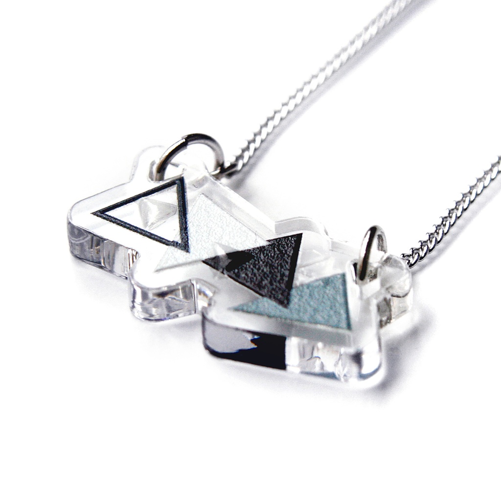 【ランダムトライアングル/モノトーン】ネックレス│アクリルアクセサリー│ユニーク│ストリート│個性的│三角│モード│変形