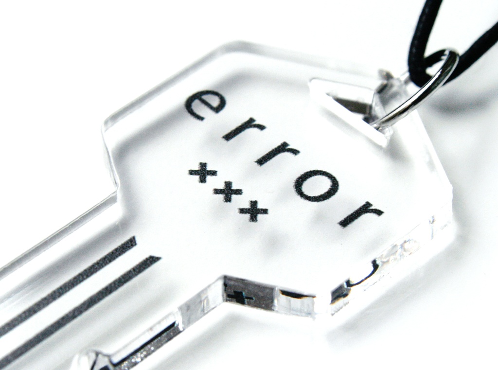 【error key】ロングコードネックレス│アクリルアクセサリー││ユニーク│個性的│メンズ│モード系│鍵│ストリート