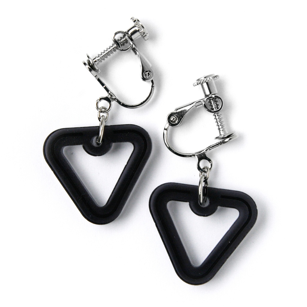 【delta_brack】ピアス・イヤリング│アクリルアクセサリー│││ユニーク│ストリート系│メンズ│カッコイイ│三角│揺れる│モード系