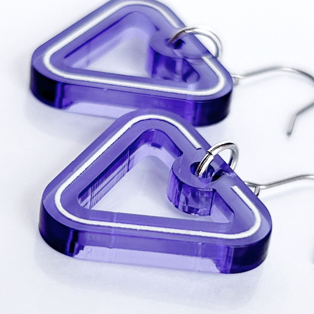 【delta_purple】ピアス・イヤリング|アクリルアクセサリー||ユニーク|ストリート系|メンズ|カッコイイ|三角|揺れる|モード系