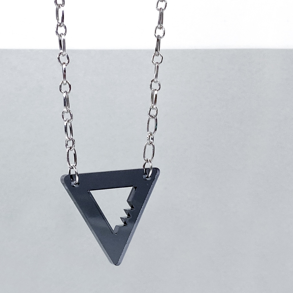 【傷心/DARK】ネックレス│アクリルアクセサリー  │ユニーク│ストリート│個性的│三角│メンズ