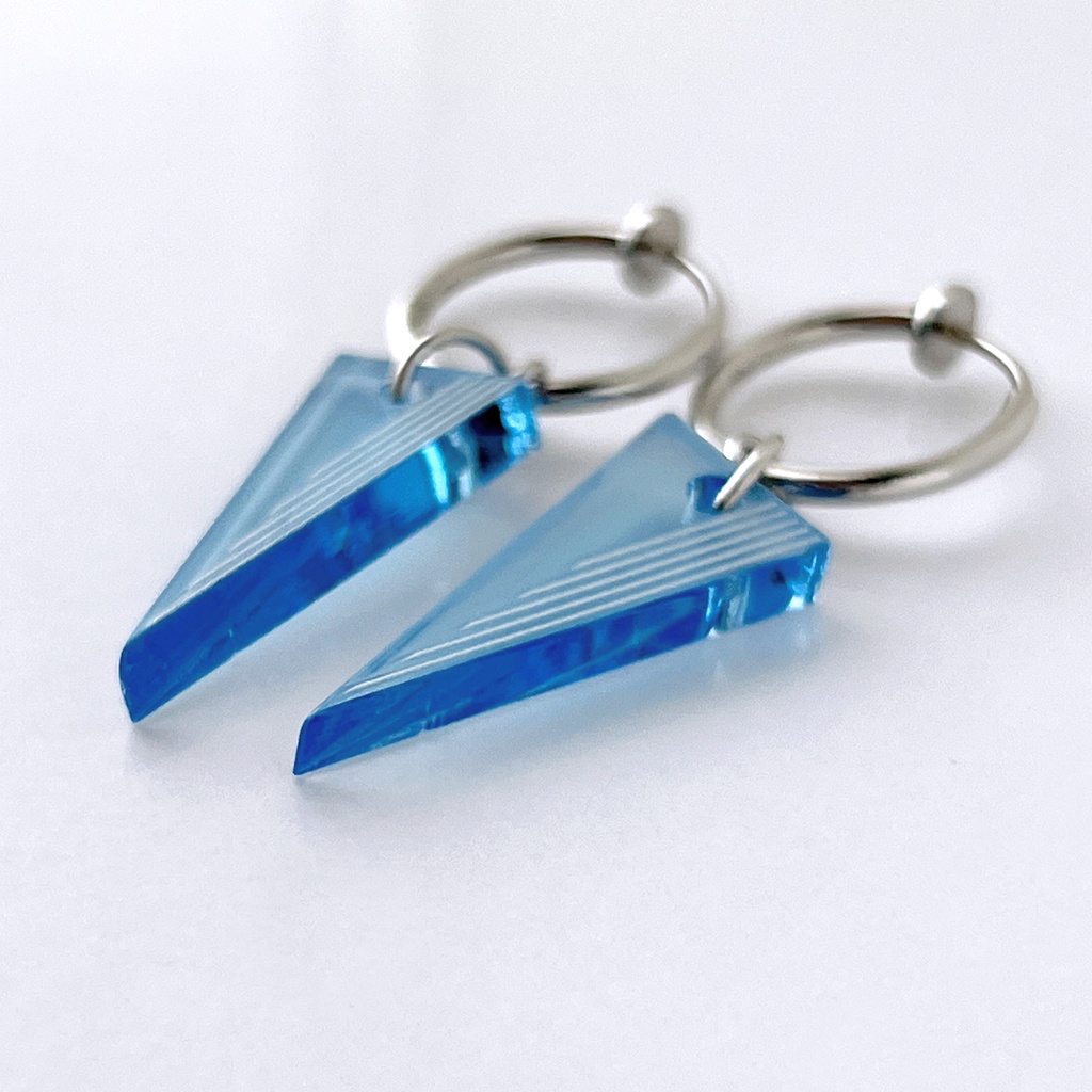 夏限定【spice_skyblue】ピアス・イヤリング│アクリルアクセサリー│││ユニーク│ストリート系│メンズ│カッコイイ│三角│揺れる│夏│青│モード系