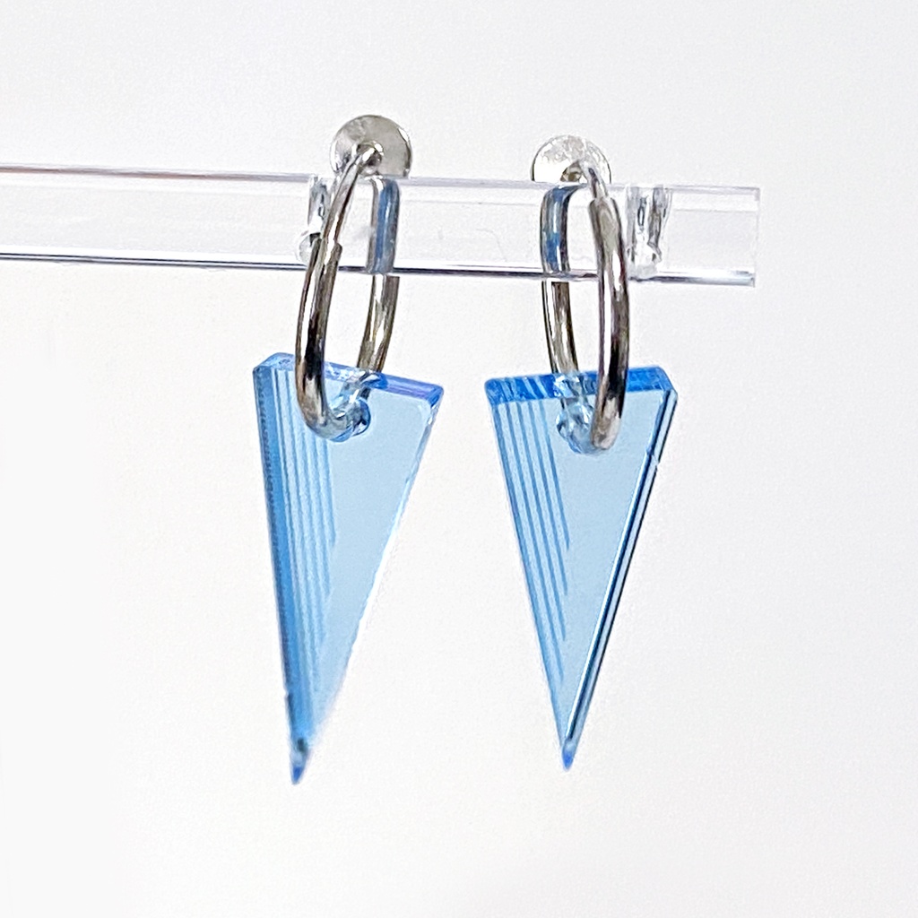 夏限定【spice_skyblue】ピアス・イヤリング│アクリルアクセサリー│││ユニーク│ストリート系│メンズ│カッコイイ│三角│揺れる│夏│青│モード系