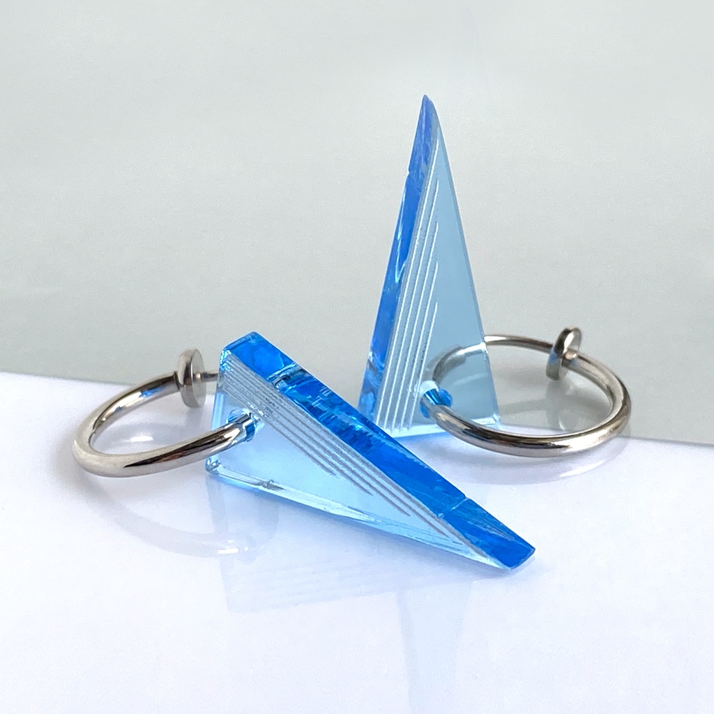 夏限定【spice_skyblue】ピアス・イヤリング│アクリルアクセサリー│││ユニーク│ストリート系│メンズ│カッコイイ│三角│揺れる│夏│青│モード系