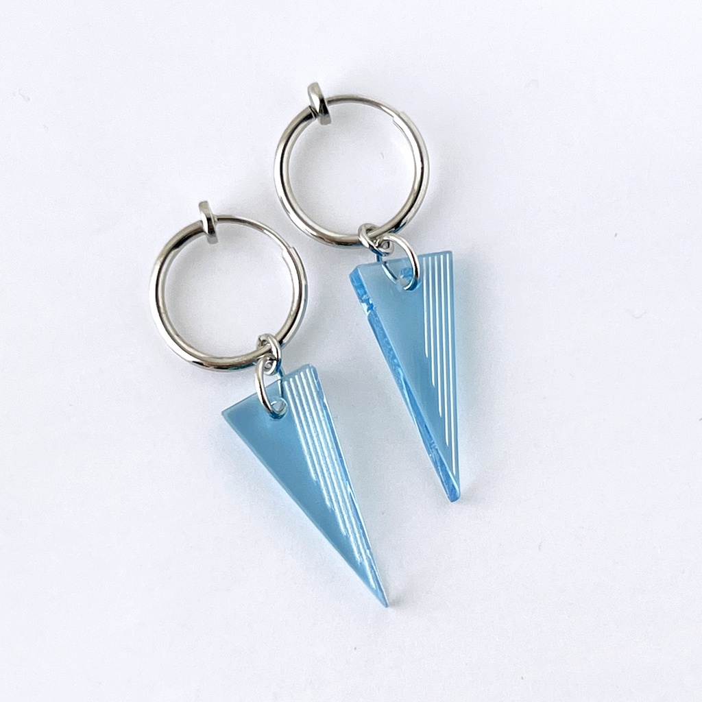 夏限定【spice_skyblue】ピアス・イヤリング│アクリルアクセサリー│││ユニーク│ストリート系│メンズ│カッコイイ│三角│揺れる│夏│青│モード系