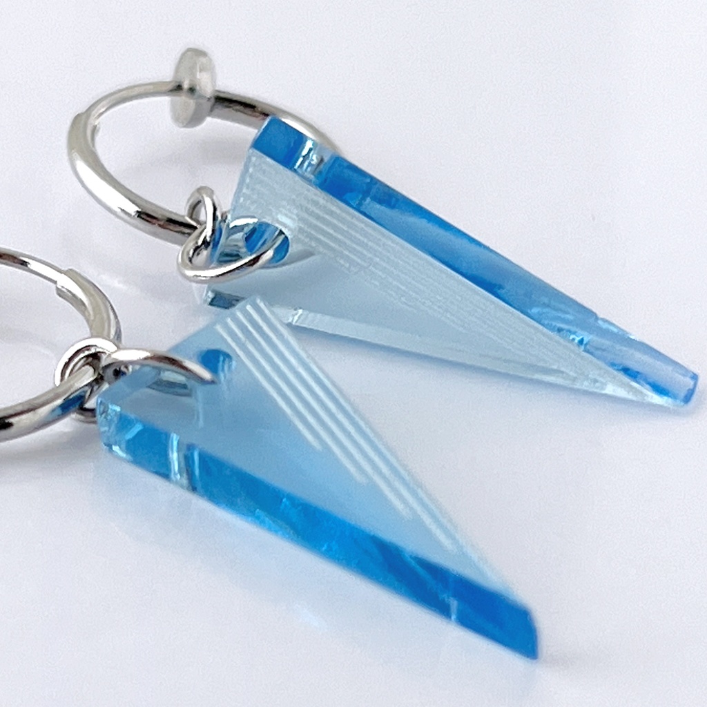 夏限定【spice_skyblue】ピアス・イヤリング│アクリルアクセサリー│││ユニーク│ストリート系│メンズ│カッコイイ│三角│揺れる│夏│青│モード系